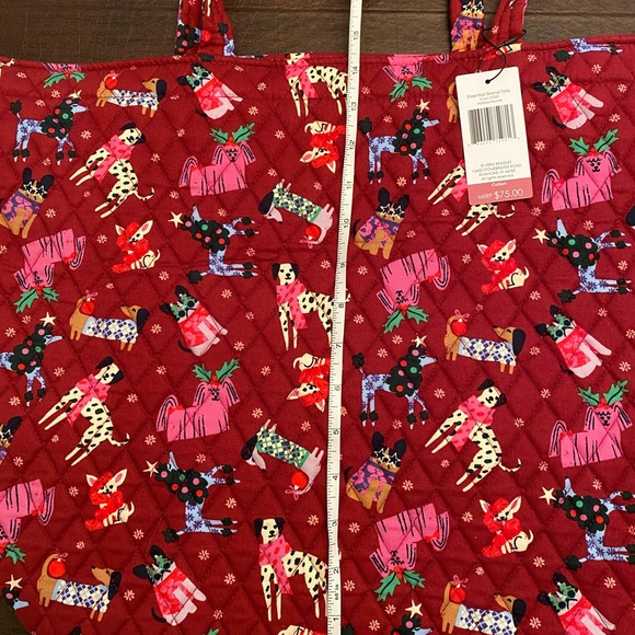 Vera Bradley Essential Grand Tote In Holiday Hounds NWT. 20” X 15” - Picture 6 of 7
